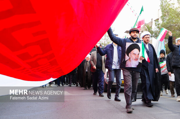 زیر پرچم الله نشان