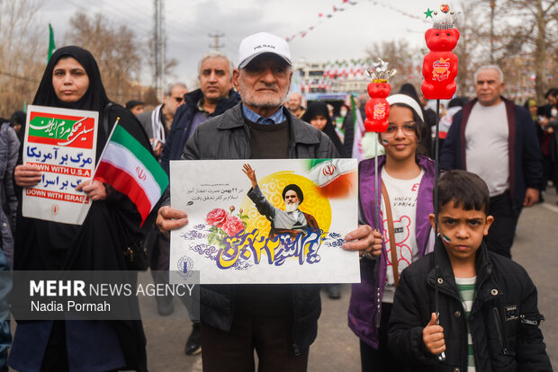 راهپیمایی ۲۲ بهمن در کرج