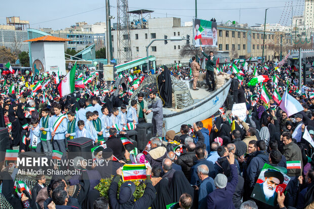 راهپیمایی ۲۲ بهمن در مشهد