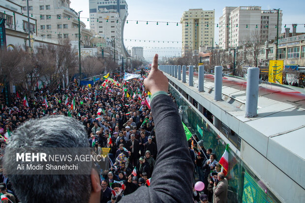 راهپیمایی ۲۲ بهمن در مشهد