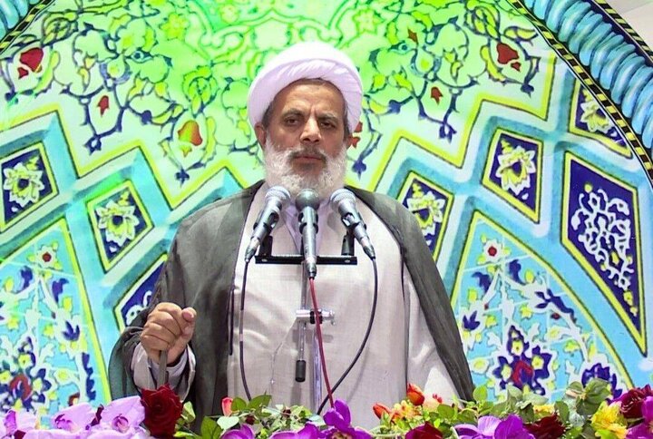 نوفرستی: ملت ایران با تاسی به قرآن استقلال خود را حفظ کرده‌اند